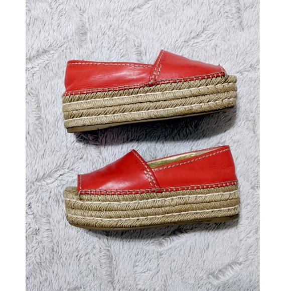 Prada Shoes - 🆕 Prada Leather/Straw Espadrilles Sz 6 ( 36 )